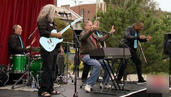 搞笑钢琴表演,搞笑钢琴表演大盘点